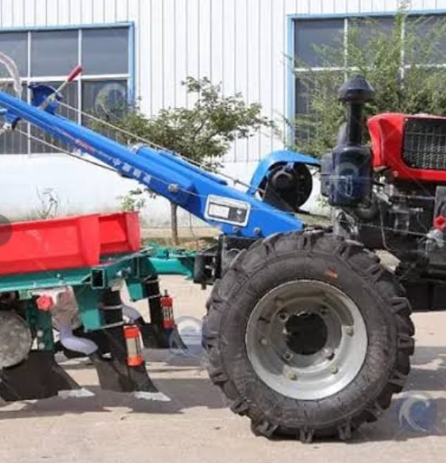 Corn Planter For 12HP walking tractor1